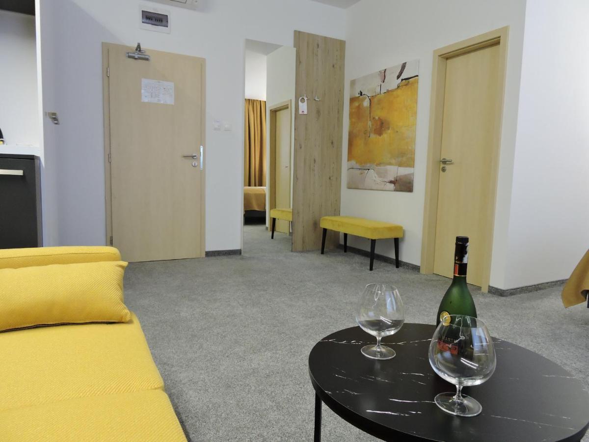 Primma Hotel Szepsi Kültér fotó